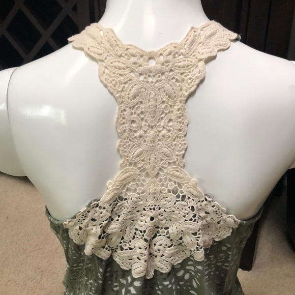 Lace back tank - Picture 3 of 5